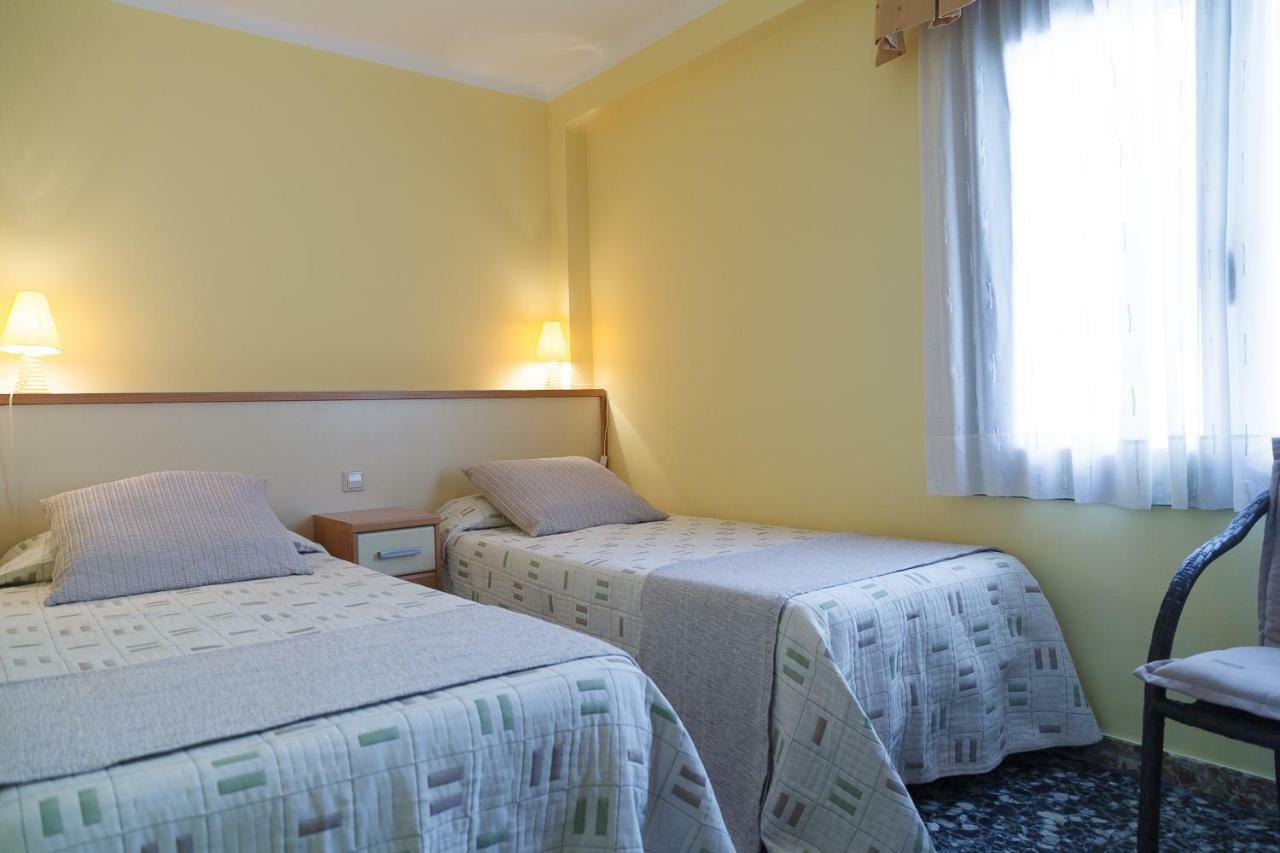 Uhc Acantilados Family Apartments Салоу Екстер'єр фото